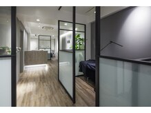 ルシーダ 新宿(lucida shinjuku)/仕切りのあるスペース