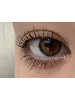 ナチュラル上品な目元にしたい