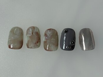 個性派ニュアンスネイル