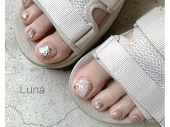 ルナ(Luna)/大人ニュアンスネイル