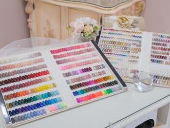 フェアリー ネイルズアンドアイラッシュ(fairy)の写真/指先のおしゃれは足元から！スタッフ限定特別メニューで、フットワンカラーを今だけ価格で♪