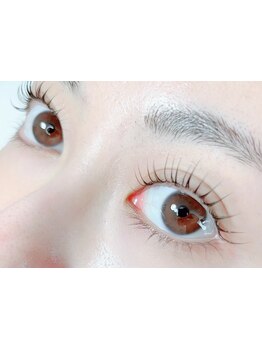 ナチュラル上品な目元にしたい