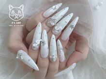 フロル(FLOR)/ロングネイル　イニシャルネイル