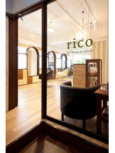 ヘアデザインアンドエステティック リコ(hair design&esthetic rico)/お店の入り口