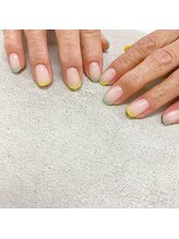 ルチェーレ(Lucere)/カラフルスキニーフレンチネイル