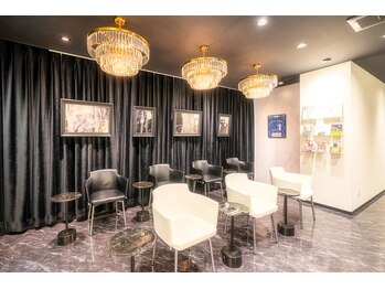 RBL 横浜店/待合スペース