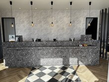 アース 南福島店(HAIR & MAKE EARTH)