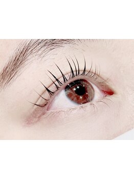 ナチュラル上品な目元にしたい