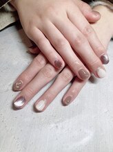 ラグネル(Luxnal)/ベージュネイル