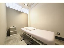 岡崎整体すが　肩こり/腰痛/ストレートネック専門【8/1OPEN（予定）】の雰囲気（施術室です！【岡崎/整体/肩こり/腰痛/猫背矯正/骨盤矯正/岡崎】）