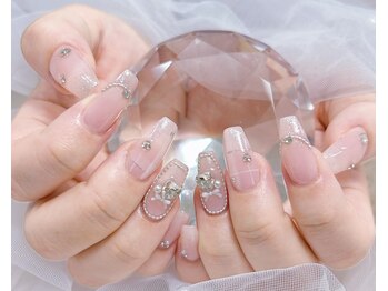 クオーレ(Cuore)の写真/豊富なカラーとパーツで、指先にときめきを♪ちゅるん×キラキラ×透明感で見るたび気分の上がるお手元に☆