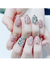 エイミーユア(Eimmy Yua)/くすみピンクとストーン敷き詰め