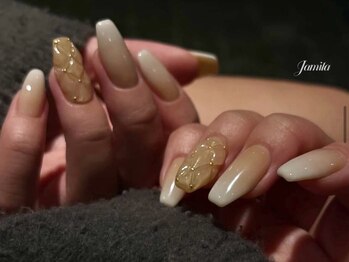 大人ベージュの秋冬ネイル