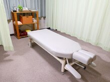 すぎもと鍼灸院/半個室の施術ブースです