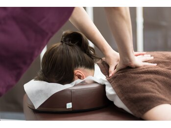 ナナフク鍼灸院 鎌倉院(NANAFUKU鍼灸院)の写真/首こり・肩こり改善◎猫背矯正や骨盤矯正で美姿勢へ導きます♪女性に人気の整体サロン★