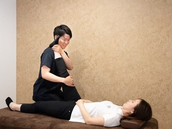 トラスト整体院 袋井院の写真/「マッサージ後、すぐ戻る…」その辛い足のむくみ、実は《骨盤の歪み》が原因かも？靴などのアドバイスも◎