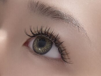 エミュー(emu)の写真/繊細&濃密&印象的な目元を実現します！リーズナブルなマツエククーポンを多数ご用意♪パリジェンヌも人気★