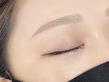 ベッキーラッシュトウキョウ 新宿南口店(BECKY LASH TOKYO)/[アイブロウ/眉毛]韓国,平行眉毛