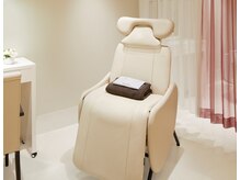 アイブロウ、アイラッシュの施術は個室でゆっくり受けられます