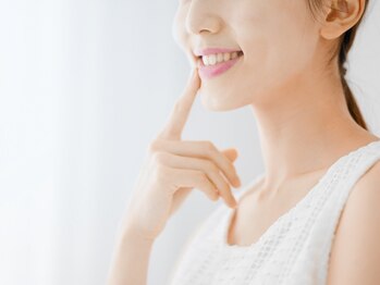 ディーン 桜ヶ丘店(DEEN)の写真/【自分史上最高の美しい歯へ】第一印象は歯で決まる！白く綺麗で清潔感ある歯と口元でお肌も明るい印象へ◎
