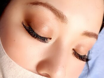 カレラ 新松戸店(KARERA)の写真/【新規様オフ無料】エクステで叶えるボリュームのある目元♪目の形/顏のバランスに合わせて印象をデザイン!