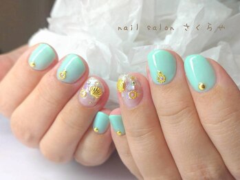 キラキラを閉込めたシェルネイル