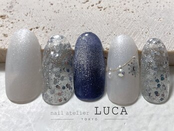 ネイルアトリエルカ(nail atelier LUCA)/W-438 大人可愛い雪の結晶ネイル