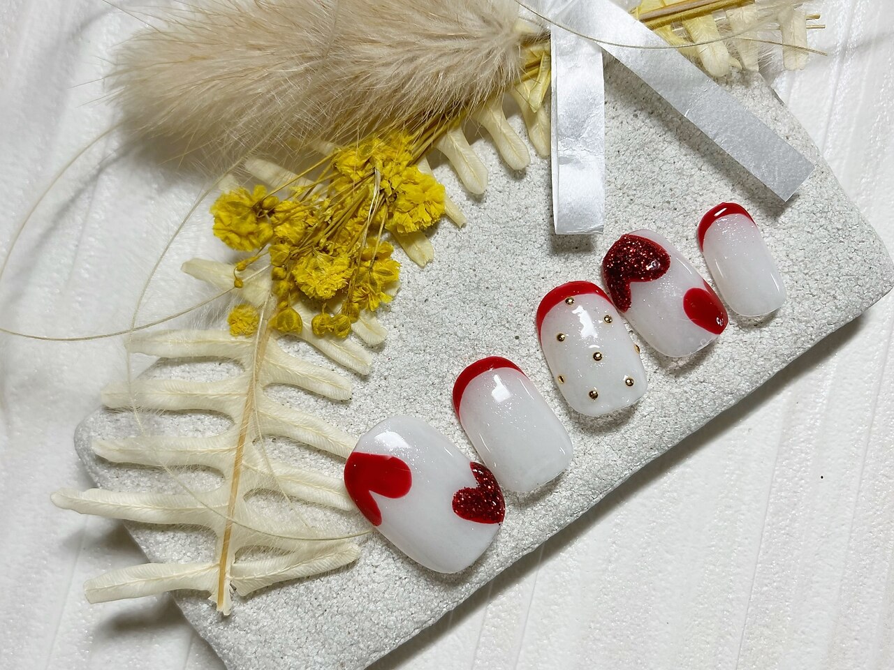 2025年-2026年冬トレンド】ハート バレンタインのネイルデザイン集