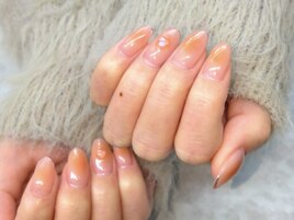 オレンジチークネイル