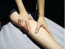 水華苑 川崎の雰囲気(ふくらはぎまでオイルクリームを使ってリンパを流します♪)