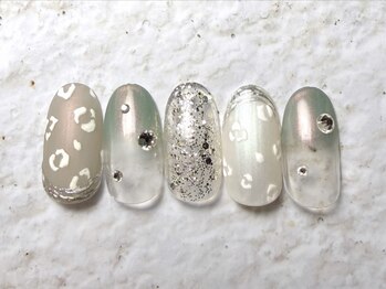 アヤ(AYA)/寒色ヒョウ柄ネイル