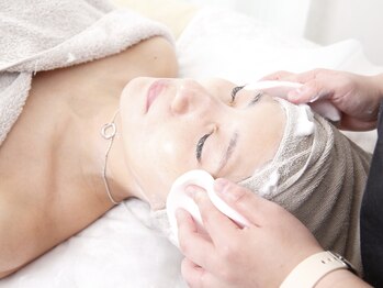 アンベリール(Embellir)/セルフゴマージュで角質オフ