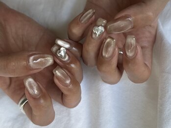 マグネット×ジュエルネイル