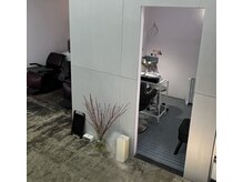 美容室内の半個室の空間になってます。