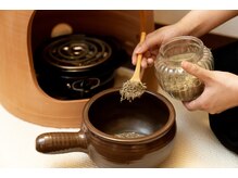 こだわりの漢方素材と黄土座器と黄土壺♪黄土よもぎ蒸し専門店