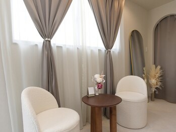 サロンドシェフィア(Salon de Chefia)/Salon de Chefia | 内観