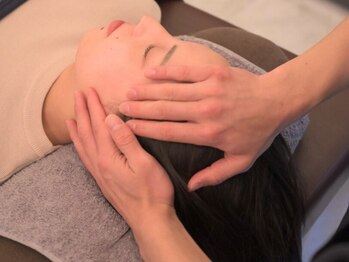 グレイ(GRAY)/骨盤矯正 骨格矯正 姿勢 猫背 顔