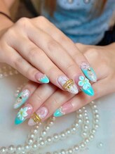 華やかなリゾートフラワーネイル