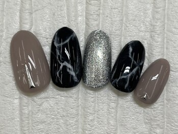 ハニービービー(Honey Bee Bee)/大理石ネイル