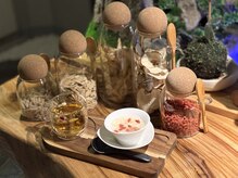 詩癒 日本橋人形町(SHIYU)の雰囲気（全コースSHIYUオリジナル漢方茶、薬膳スープ付き）