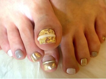 アミュリー ネイル アトリエ(Amury nail atelier)/ゴールド ミラーネイル 大人