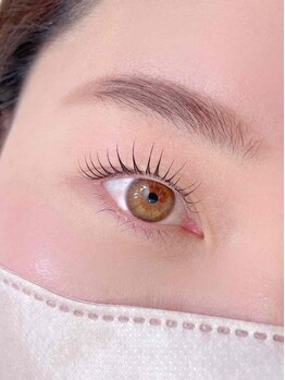プリュネ(prune)の写真/トリートメント付きマツパで痛みにくくカールが長持ち♪一重さんの上がりにくいまつ毛でも可愛く上がる！