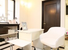 サロン ソルア(Salon SOLUA)/〈Salon SOLUA〉内観