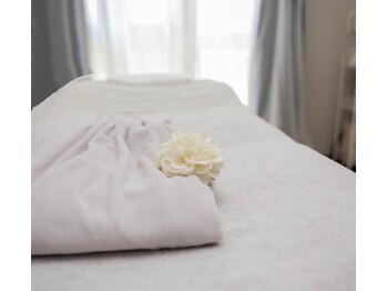 ポーラ 北浦和店(POLA)/白が基調の個室エステルームです