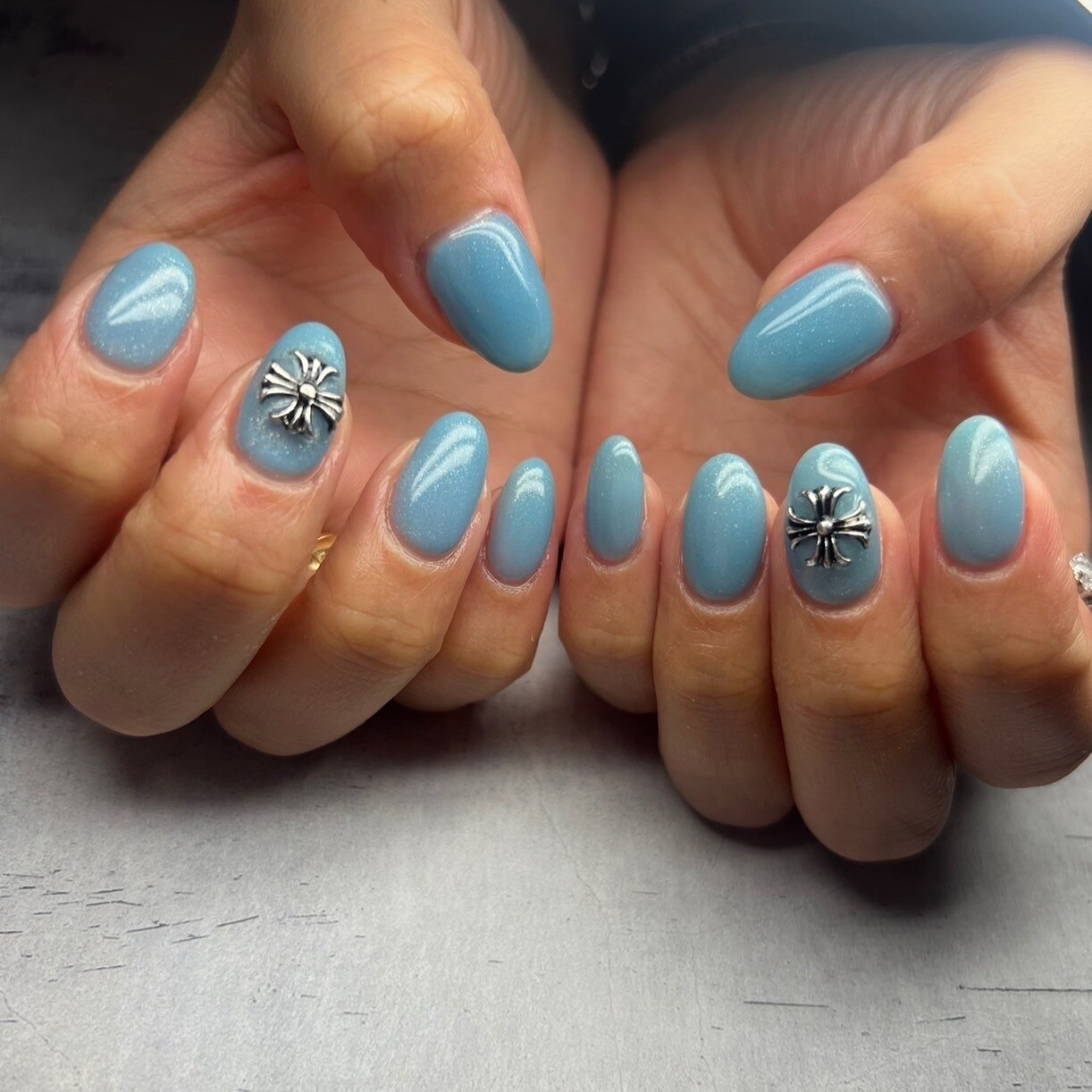 2026年冬トレンド】クロム ハンドのネイルデザイン集｜人気順｜14