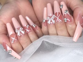 アプレ　韓国風　リボンネイル