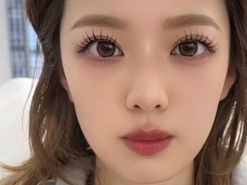 アイオンミー 心斎橋店(EYE on ME)の写真/大人気★LEDエクステ×まつげパーマ【エクリフト】でトレンドの韓国風束感まつげ＆可愛い目元が叶う♪