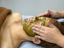 ゴールデンエイジ(Golden Age)/にきびケアにハーブピーリング