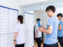 写真で細かく姿勢の評価も行います。