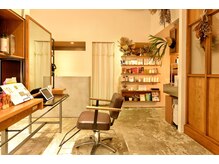 アノネ(anone)の雰囲気（美容室併設サロンで個室での施術となっております。）